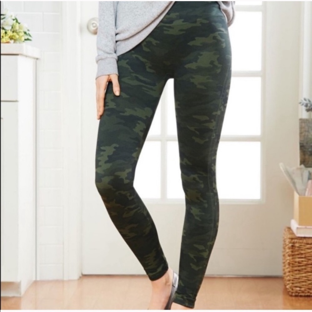 SPANX Look At Me Now Seamless Leggings Size Large Camo Green - Picture 3 of 15